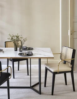 Chaise avec accoudoirs en chêne noir et cuir vanille Cannage - RED Edition
