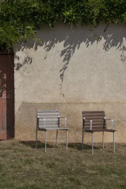 Chaise avec accoudoirs en frêne huilé et aluminium 80x52x52cm Traverse - Hay