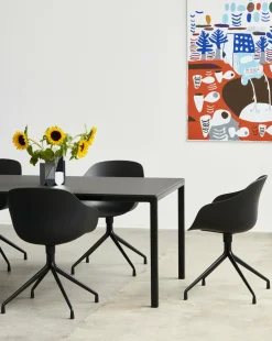 Chaise avec accoudoirs en plastique recyclé bleu ardoise et pieds en aluminium AAC 220 2.0 - HAY