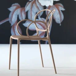 Chaise avec accoudoirs en polypropylène rose Sissi - Driade