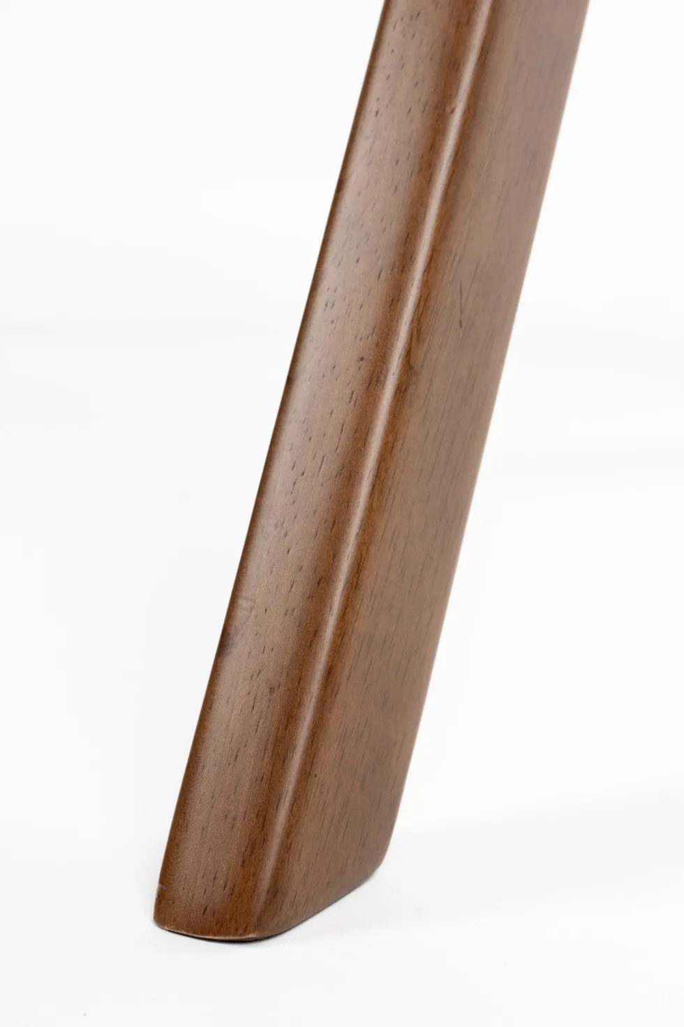 Chaise avec accoudoirs en tissu beige et bois d'hévéa Bresso - Dutchbone