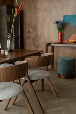 Chaise avec accoudoirs en tissu beige et bois d'hévéa Bresso - Dutchbone
