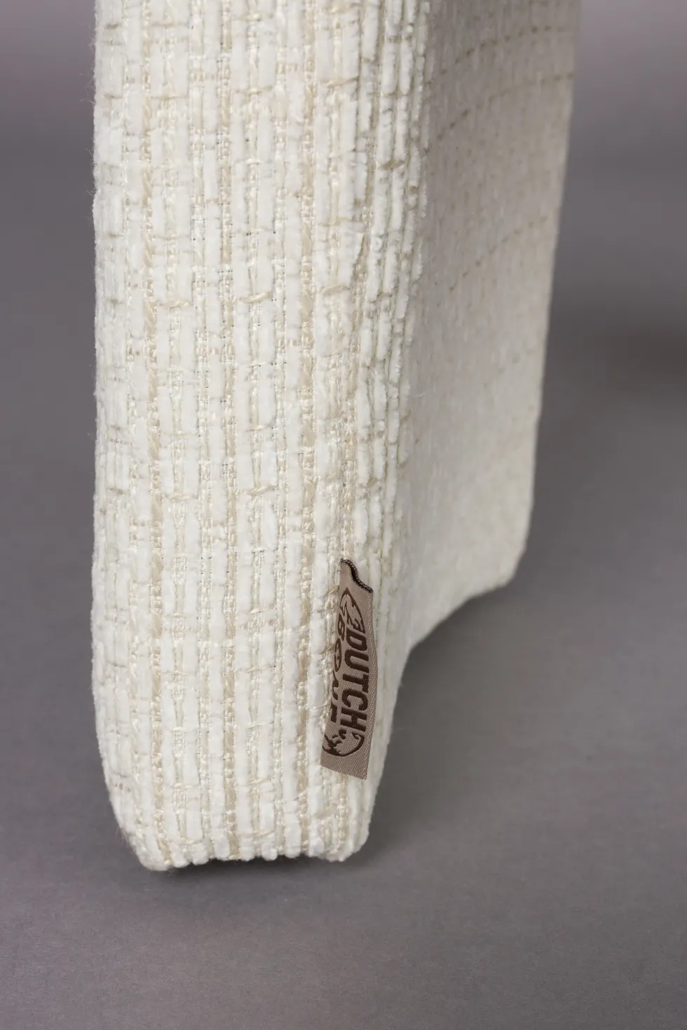 Chaise avec accoudoirs en tissu blanc cassé Medina - Dutchbone