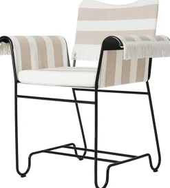 Chaise avec accoudoirs et franges en métal noir et tissus leslie stripe Tropique - Gubi