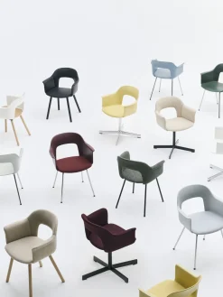 Chaise avec accoudoirs noir et acier noir Layout 211 - HAY