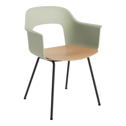 Chaise avec accoudoirs vert pastel bois et acier noir Layout 212 - HAY