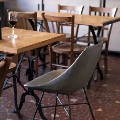 Chaise avec pieds en métal Hauteville - Lyon Béton