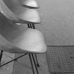 Chaise avec pieds en métal Hauteville - Lyon Béton