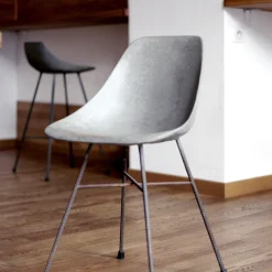 Chaise avec pieds en métal Hauteville - Lyon Béton