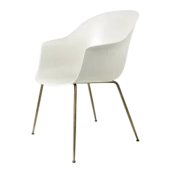 Chaise blanche en laiton vieilli Bat - Gubi