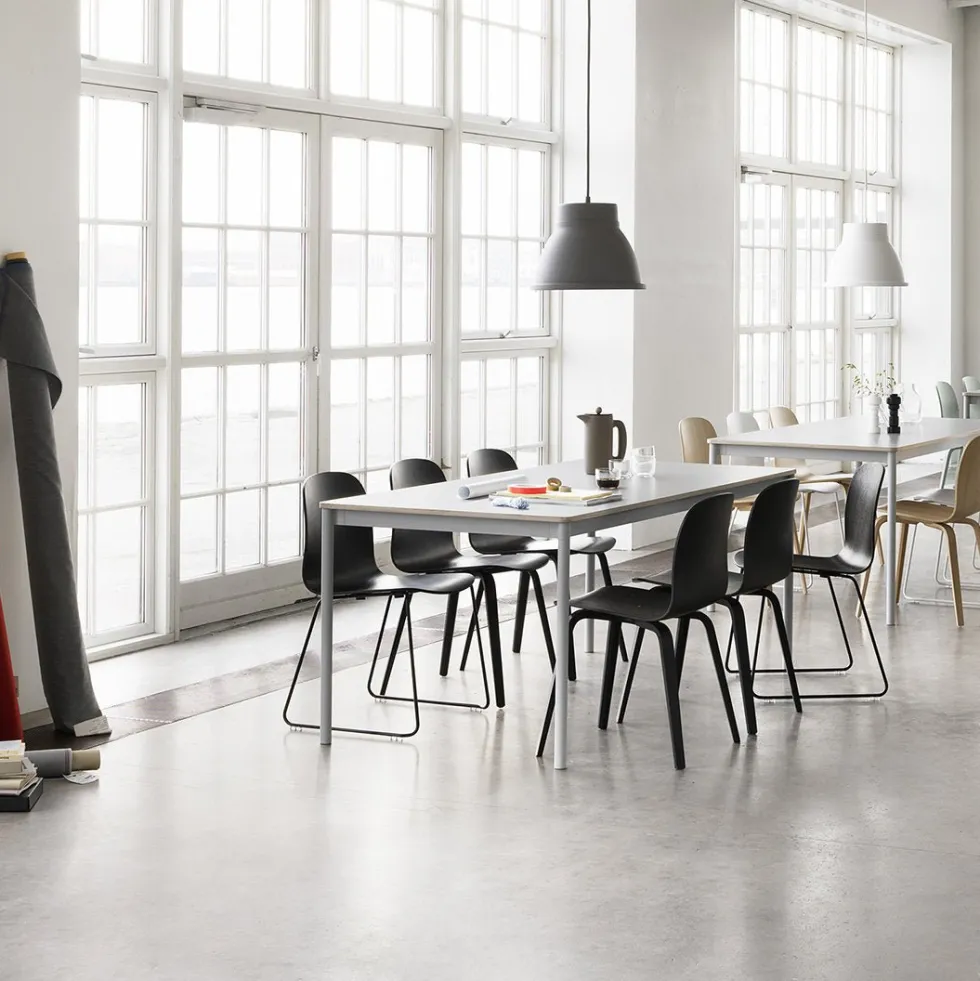 Chaise blanche et chêne naturel Visu - Muuto