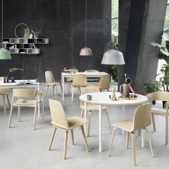 Chaise blanche et chêne naturel Visu - Muuto