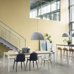 Chaise de bar 65 cm blanc et chêne naturel Visu - Muuto