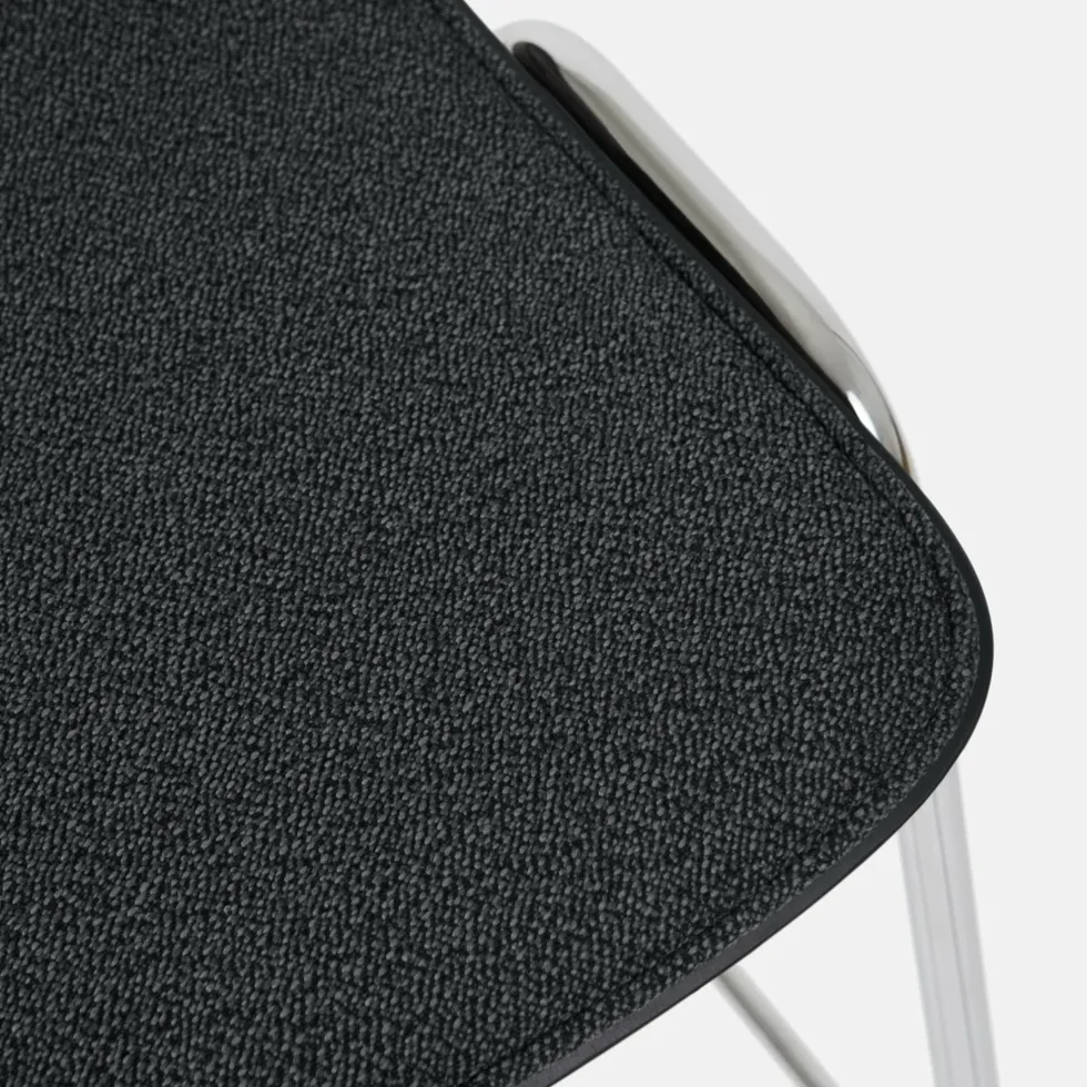 Chaise de bar 75 cm en tissu noir et cadre argenté Touchwood - Hem