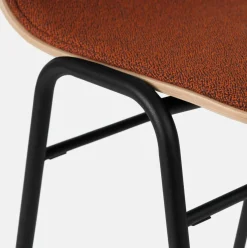Chaise de bar 75 cm en tissu rouge et cadre noir Touchwood - Hem