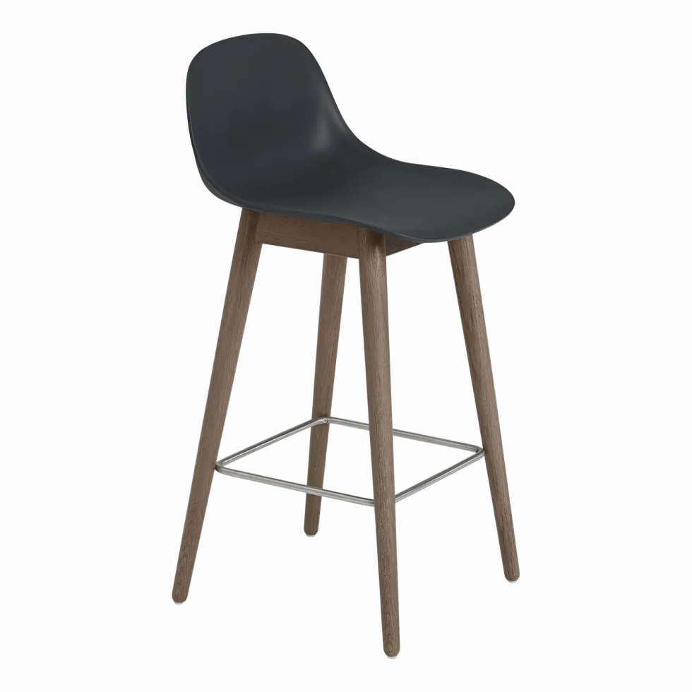 Chaise de bar 65 cm noire piétement en chêne marron Fiber - Muuto