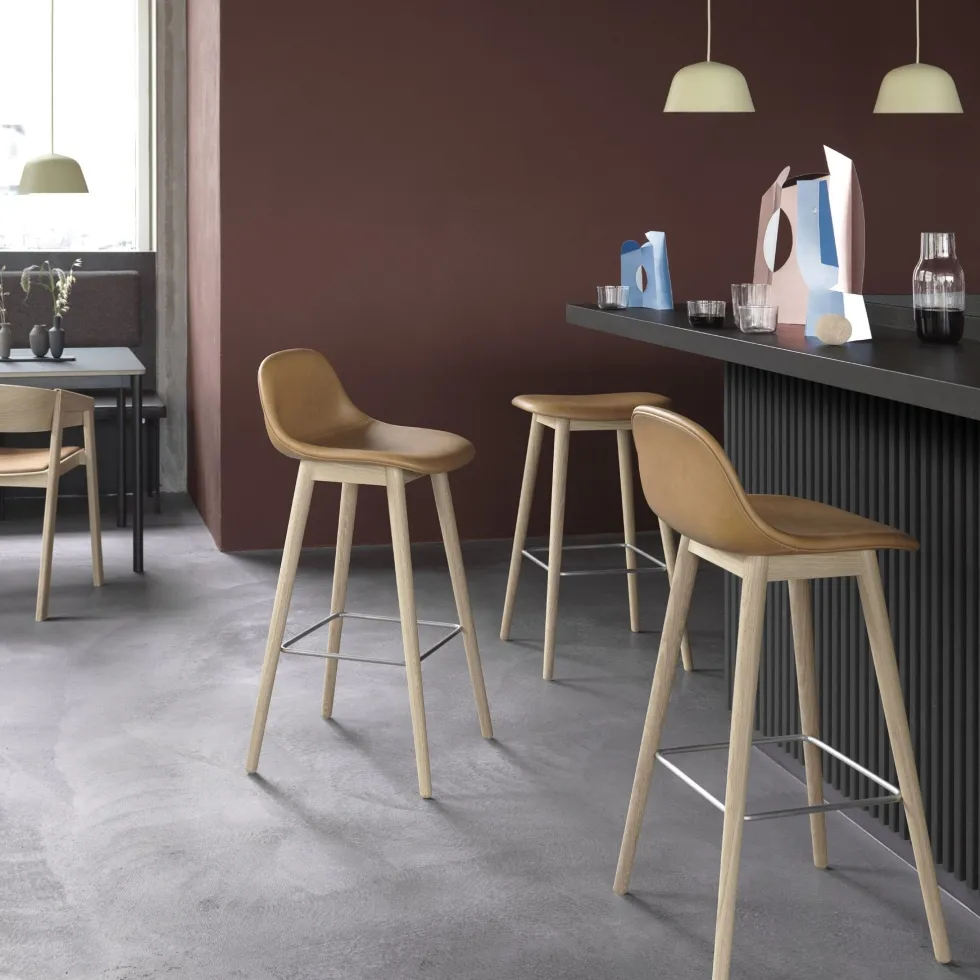 Chaise de bar 75 cm noire piétement tubes Fiber - Muuto
