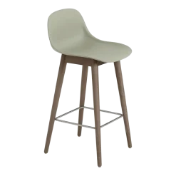 Chaise de bar 65 cm vert pâle piétement en chêne marron Fiber - Muuto