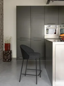 Chaise de bar en placage en frêne noir 50x53x87cm Rodin - Dutchbone