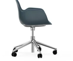 Chaise de bureau avec accoudoirs en aluminium et pp bleu Form - Normann Copenhagen