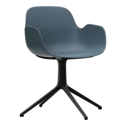 Chaise de bureau avec accoudoirs en polypropylene bleue et base noire Swivel 4L bleu - Normann Copenhagen