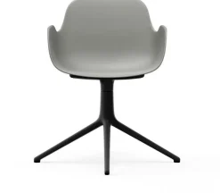 Chaise de bureau avec accoudoirs en polypropylene grise et base noire Swivel 4L Grey - Normann Copenhagen