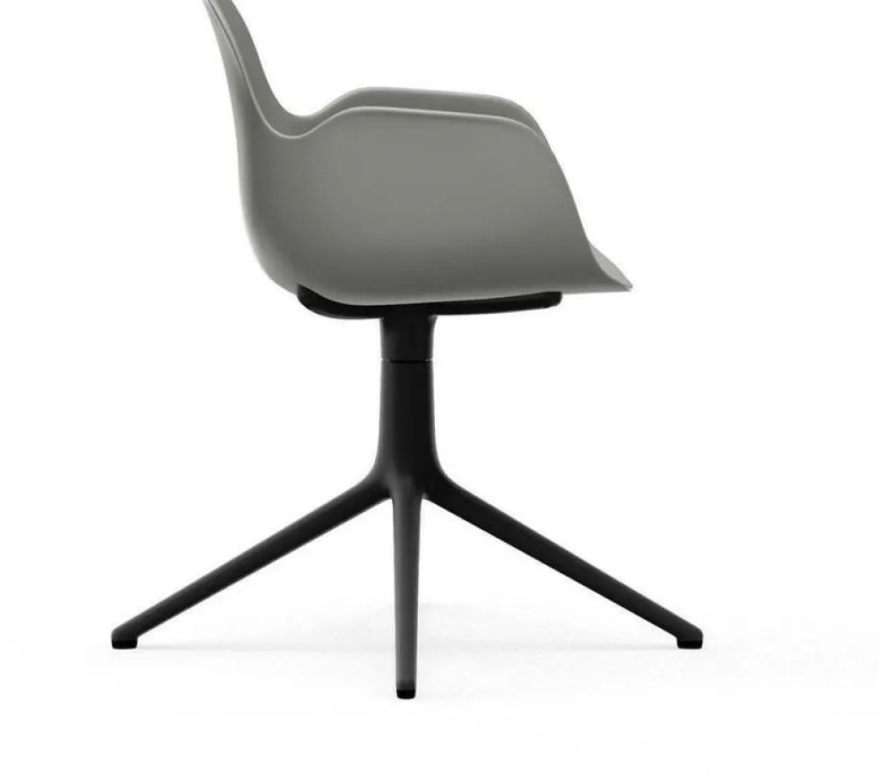 Chaise de bureau avec accoudoirs en polypropylene grise et base noire Swivel 4L Grey - Normann Copenhagen