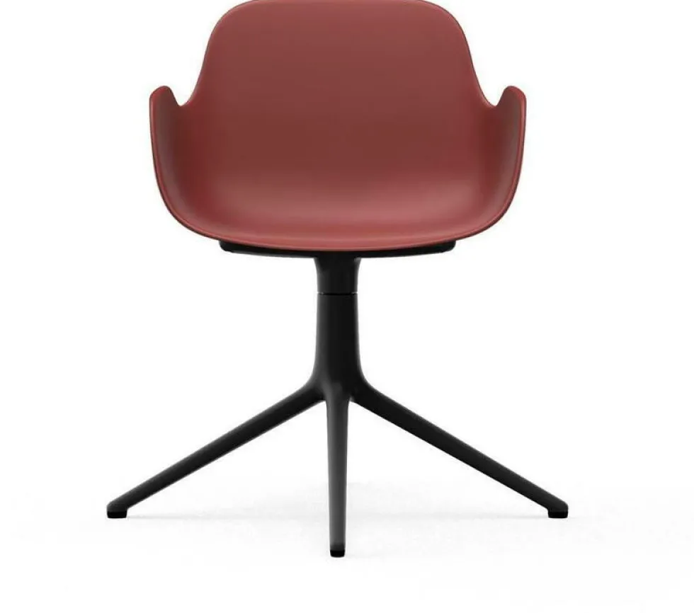 Chaise de bureau avec accoudoirs en polypropylene rouge et base noire Swivel 4L rouge - Normann Copenhagen