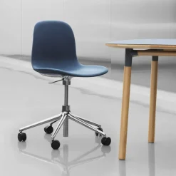 Chaise de bureau en aluminium et pp rouge Form - Normann Copenhagen