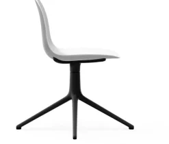Chaise de bureau en polypropylène blanche et base noire Swivel 4L blanc - Normann Copenhagen