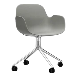 Chaise de bureau à roulettes avec accoudoirs en polypropylene grise Swivel 4W Grey - Normann Copenhagen