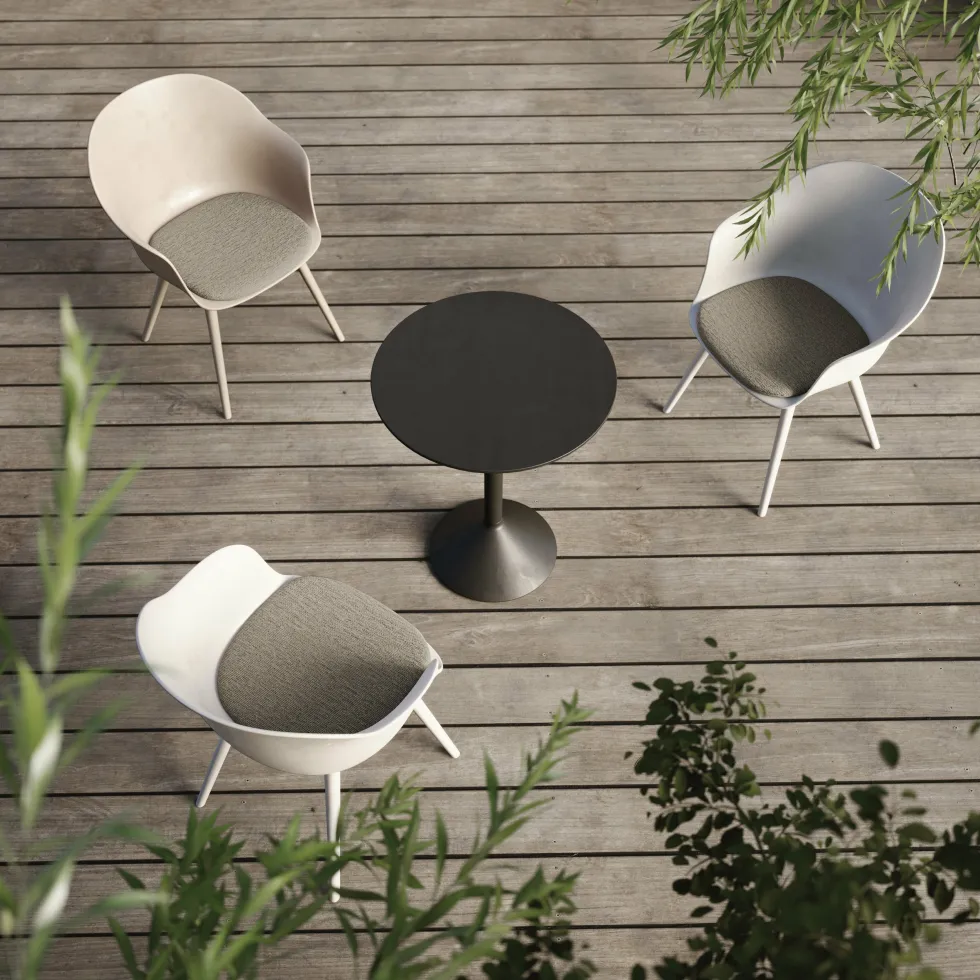 Chaise de jardin alabaster blanc Bat - Gubi