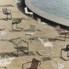 Chaise de jardin avec accoudoirs en acier rouge Palissade - HAY