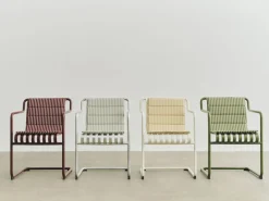 Chaise de jardin avec accoudoirs en acier rouge 54x65x80cm Palissade - HAY