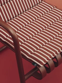 Chaise de jardin avec accoudoirs en acier rouge 54x65x80cm Palissade - HAY