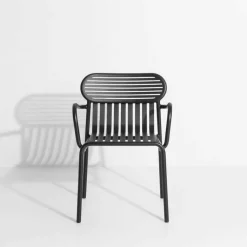 Chaise de jardin avec accoudoirs noire Week-End - Petite Friture