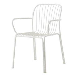 Chaise de jardin empilable avec accoudoires en acier ivoire Thorvald SC95 - &tradition