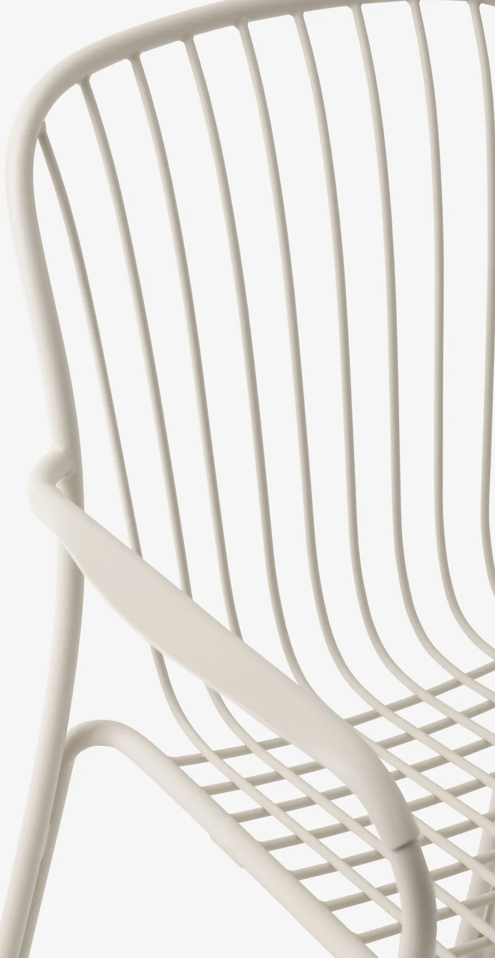 Chaise de jardin empilable avec accoudoires en acier ivoire Thorvald SC95 - &tradition