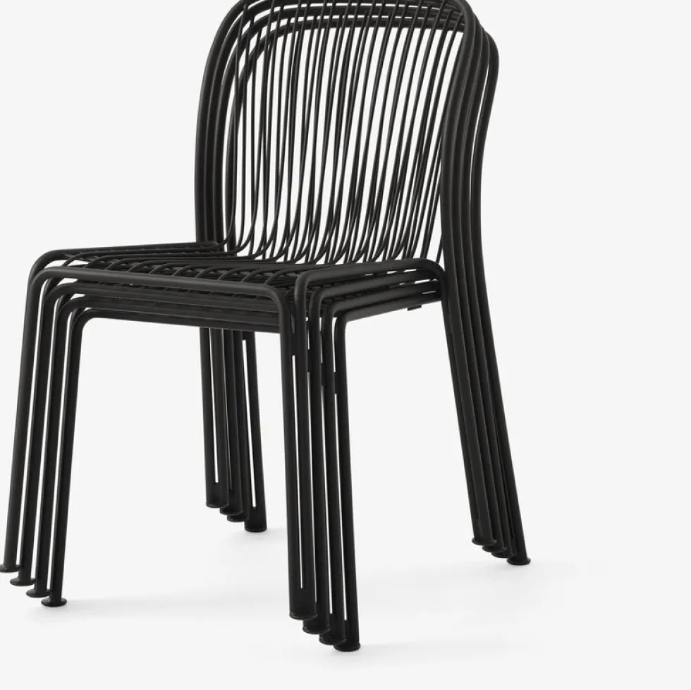 Chaise de jardin en acier noir chaud Thorvald SC94 - &tradition