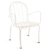 Chaise de jardin en métal blanc antique et coussin en tissu rayé bleu marine The Al Fresco - Business & Pleasure