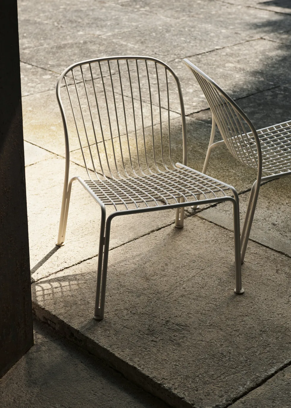 Chaise de jardin large en acier vert bronze Thorvald SC100 - &tradition