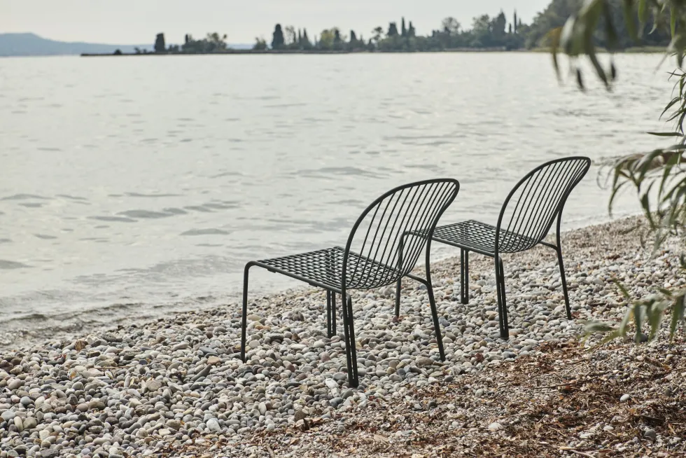 Chaise de jardin large en acier vert bronze Thorvald SC100 - &tradition