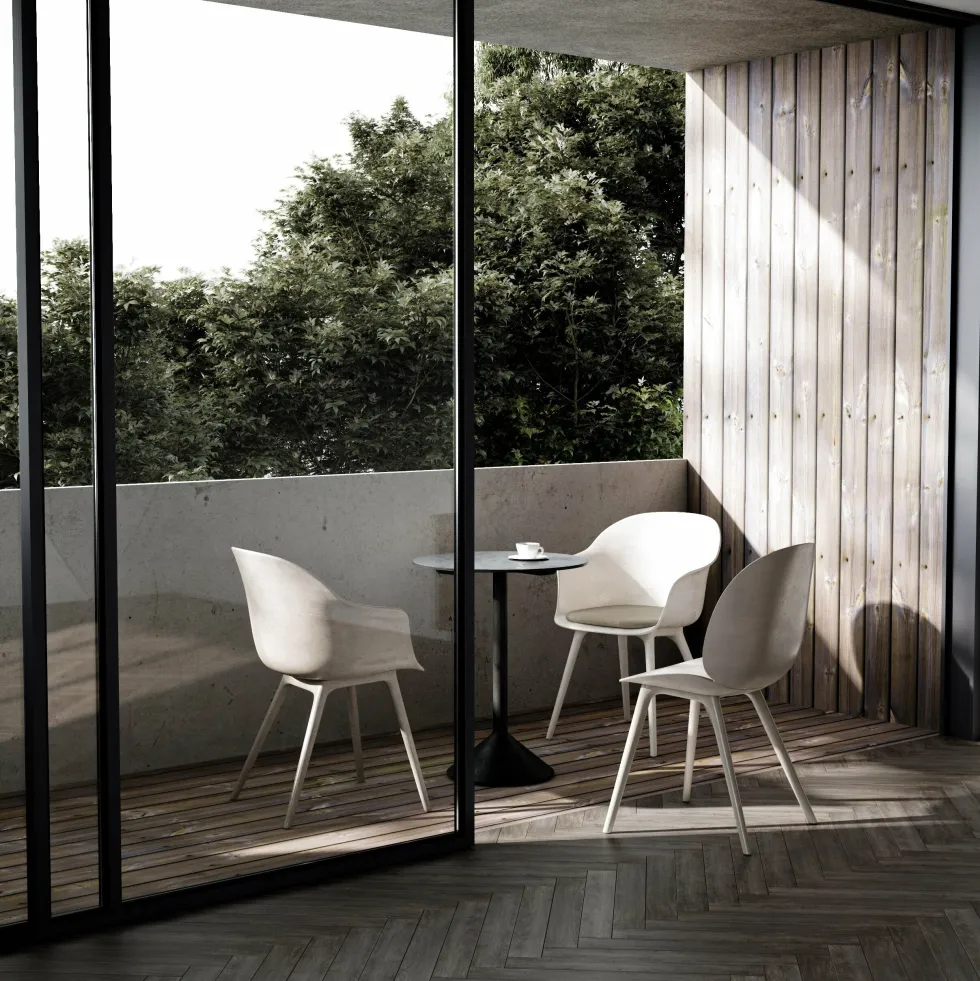 Chaise de jardin new beige Bat - Gubi
