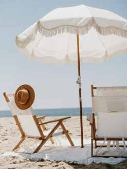 Chaise de plage pliante en tissu blanc Antique The Tommy Chair - Business & Pleasure