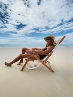 Chaise de plage pliante en tissu blanc Antique The Tommy Chair - Business & Pleasure