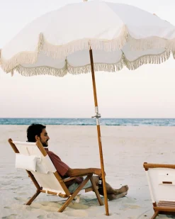 Chaise de plage pliante en tissu blanc Antique The Tommy Chair - Business & Pleasure