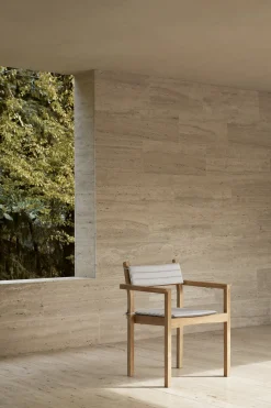 Chaise d'extérieur avec accoudoirs en teck non traité 81cm AH502 - Carl Hansen & Søn