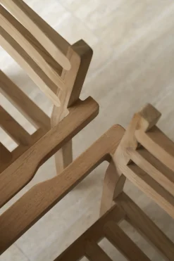 Chaise d'extérieur avec accoudoirs en teck non traité 81cm AH502 - Carl Hansen & Søn