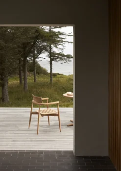 Chaise d'extérieur avec accoudoirs en teck non traité 80cm E008 - Carl Hansen & Søn