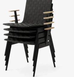 Chaise d'extérieur en acier et teck noir chaud Ville AV34 - &Tradition